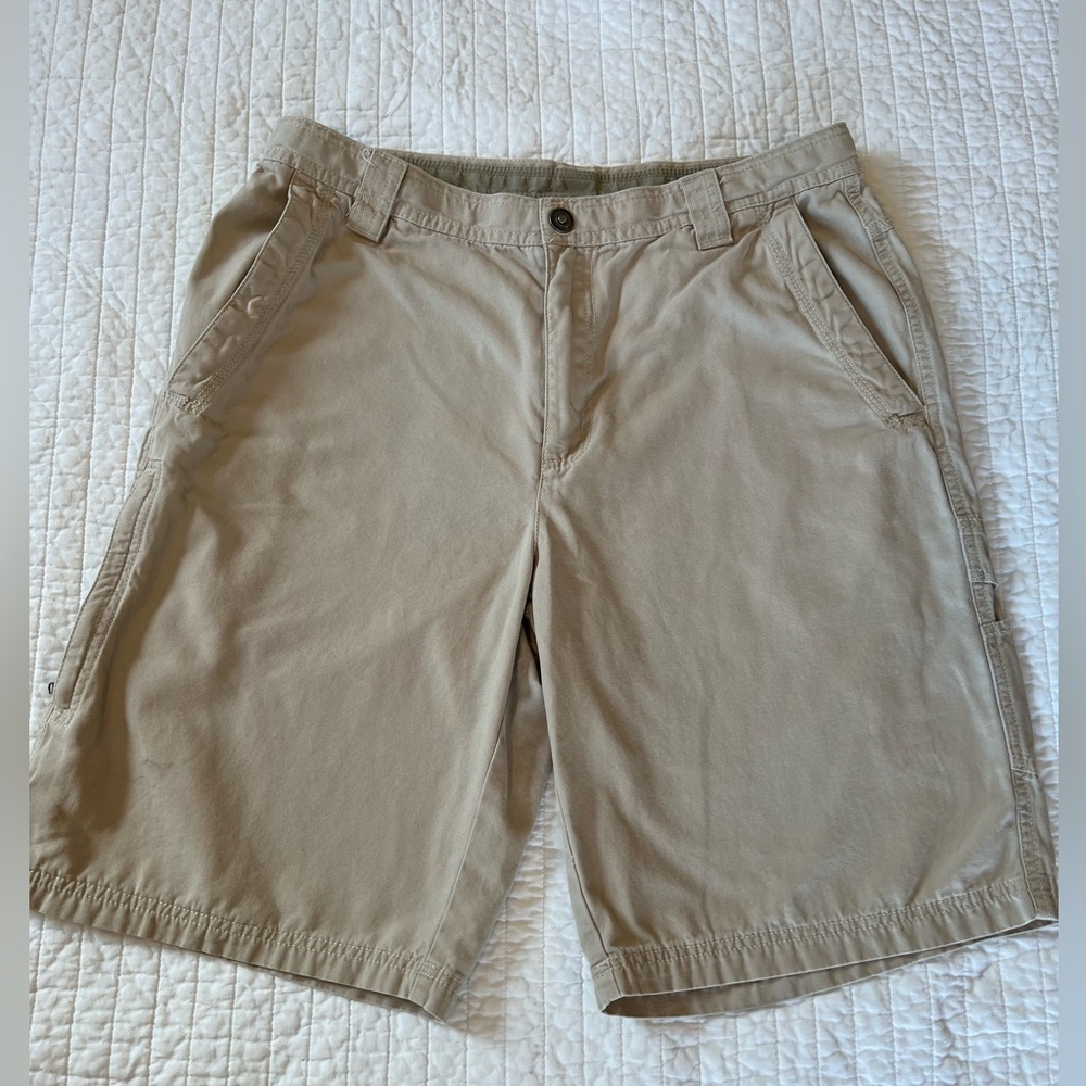 Columbia Men’s Khaki Shorts